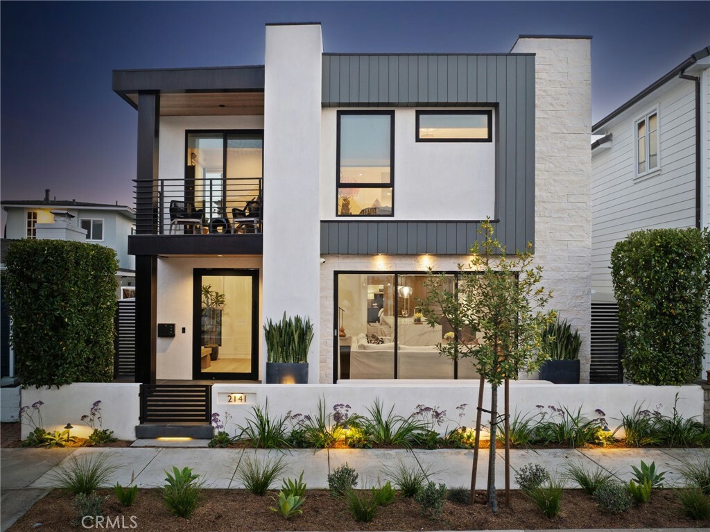 Property Photo:  2141 Seville Avenue  CA 92661 