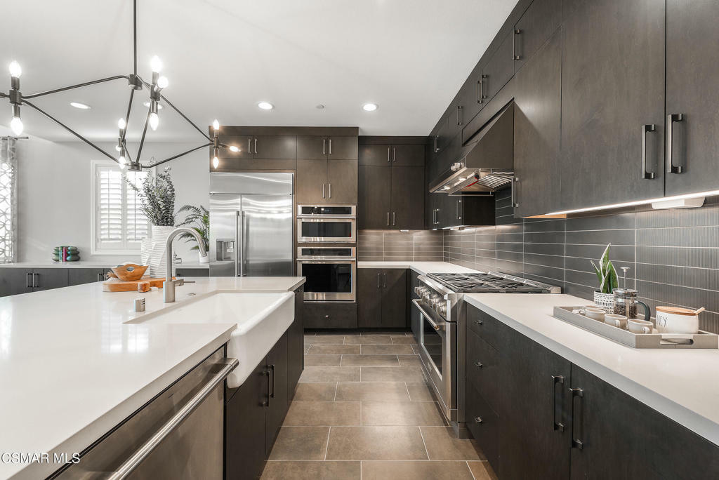 Property Photo: 2492 Rondell Road CA 93012
