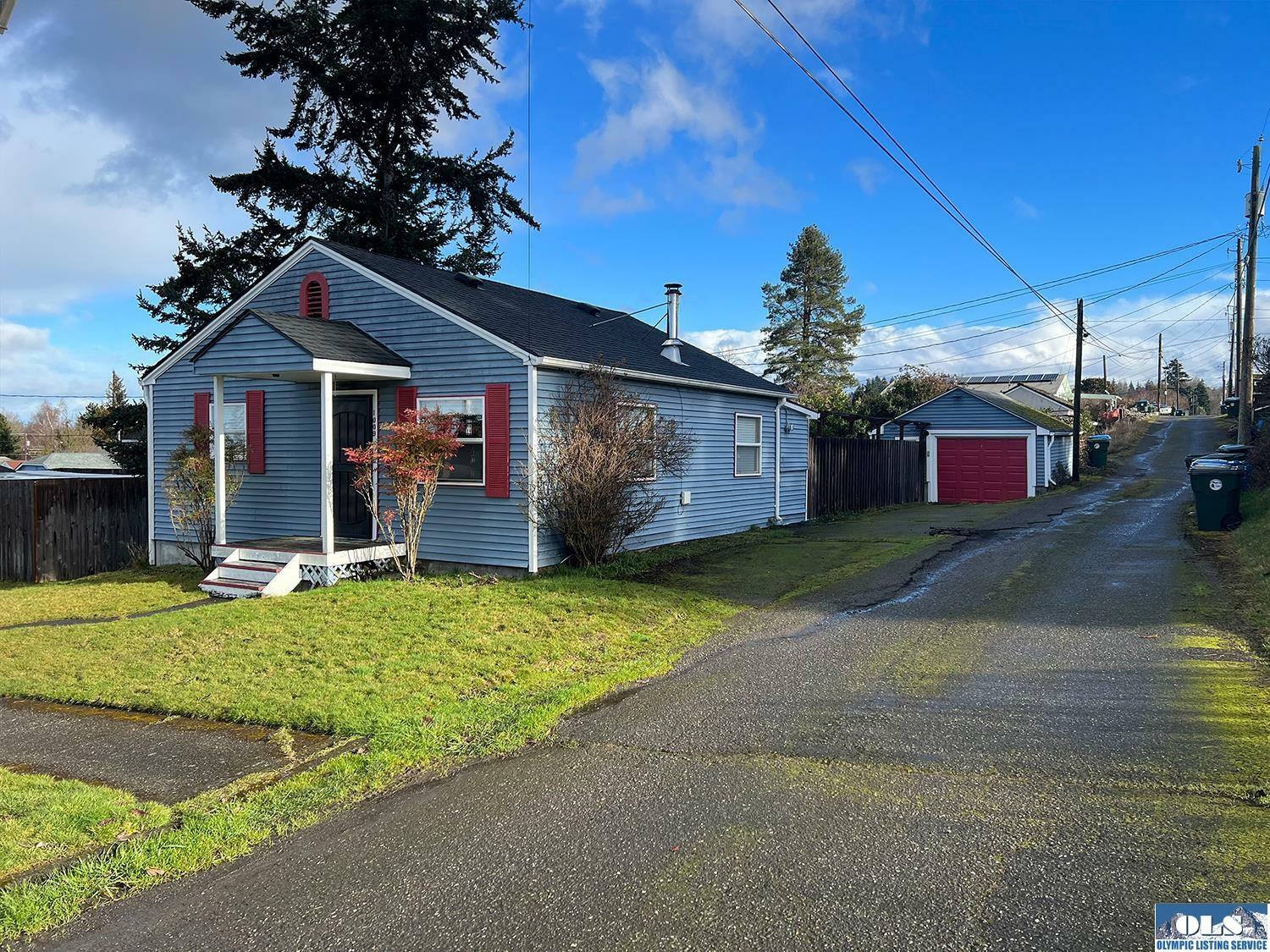Property Photo: 1009 S Vine WA 98362
