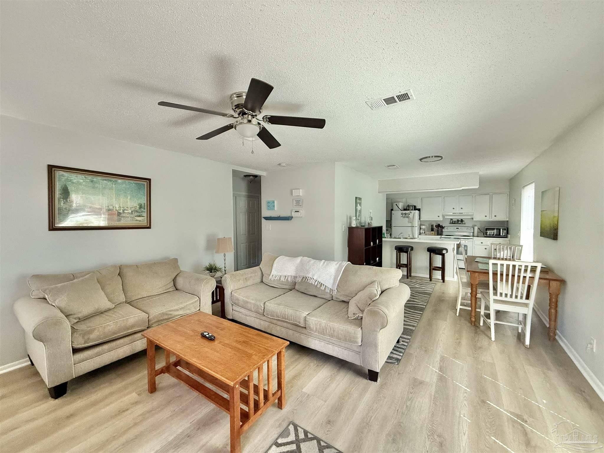 Property Photo:  3304 Kingswood Ct  FL 32514 