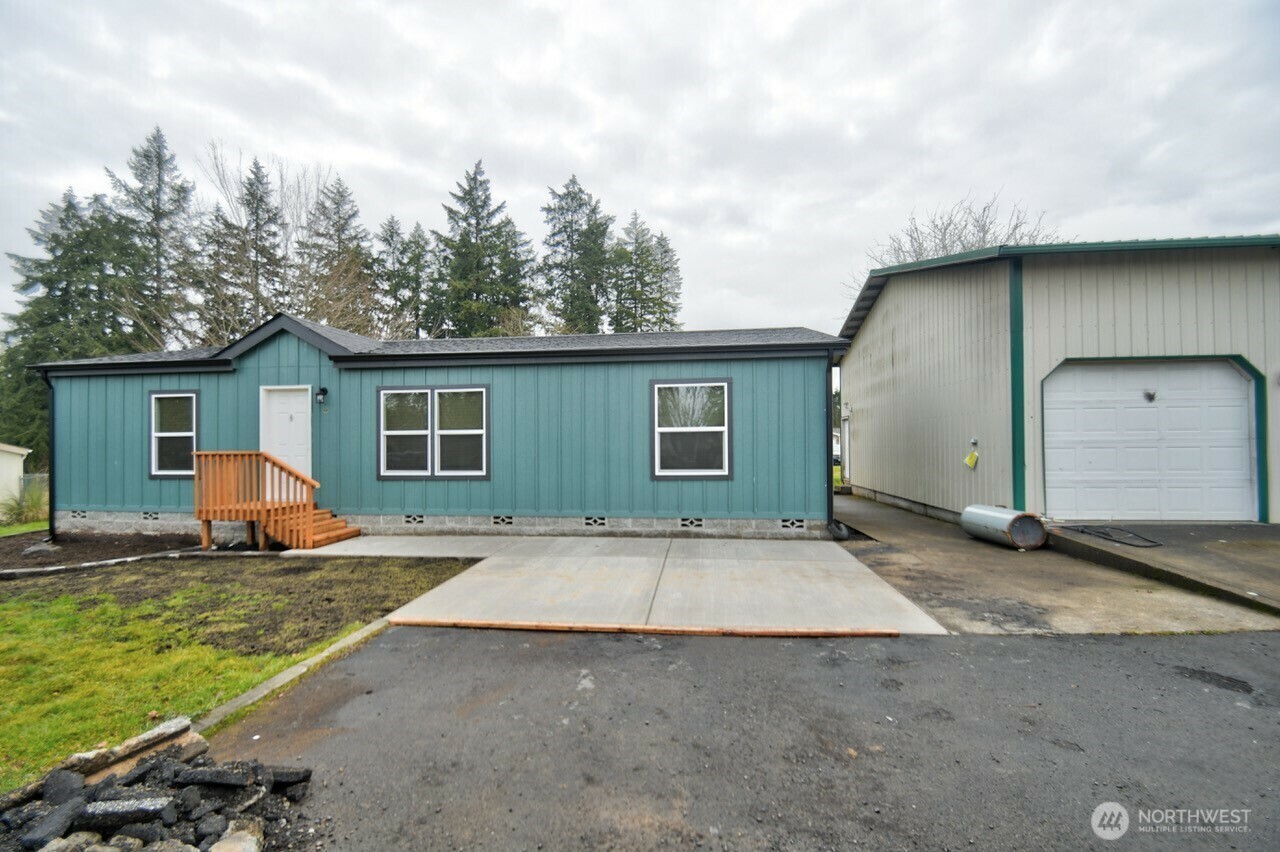 Property Photo:  528  2nd Avenue NW  WA 98565 