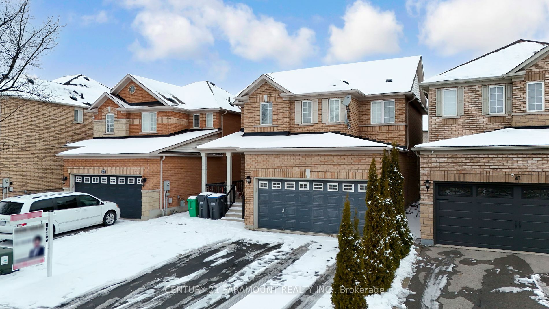 Property Photo:  43 Crystal Glen Cres  ON L6X 0K1 