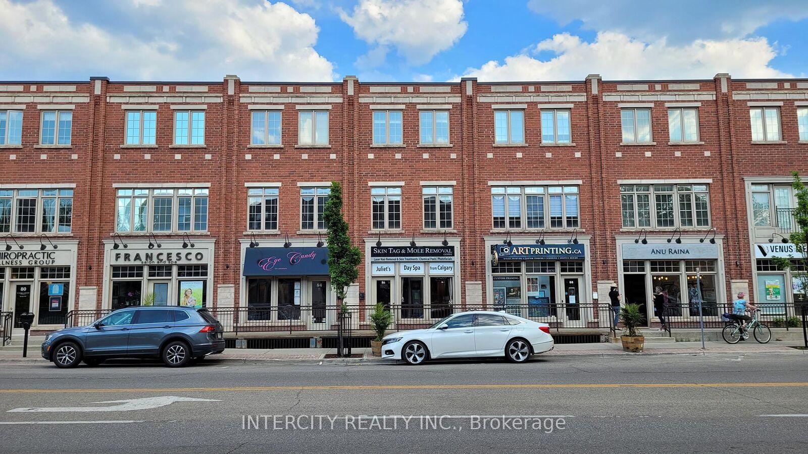 Property Photo:  86 Lakeshore Rd W  ON L6K 3A2 