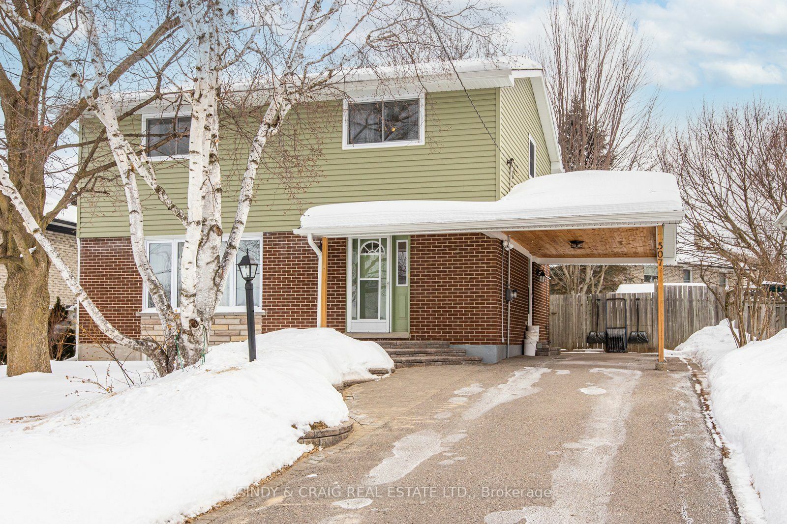 Property Photo:  507 Stewart St  ON L1N 3V3 