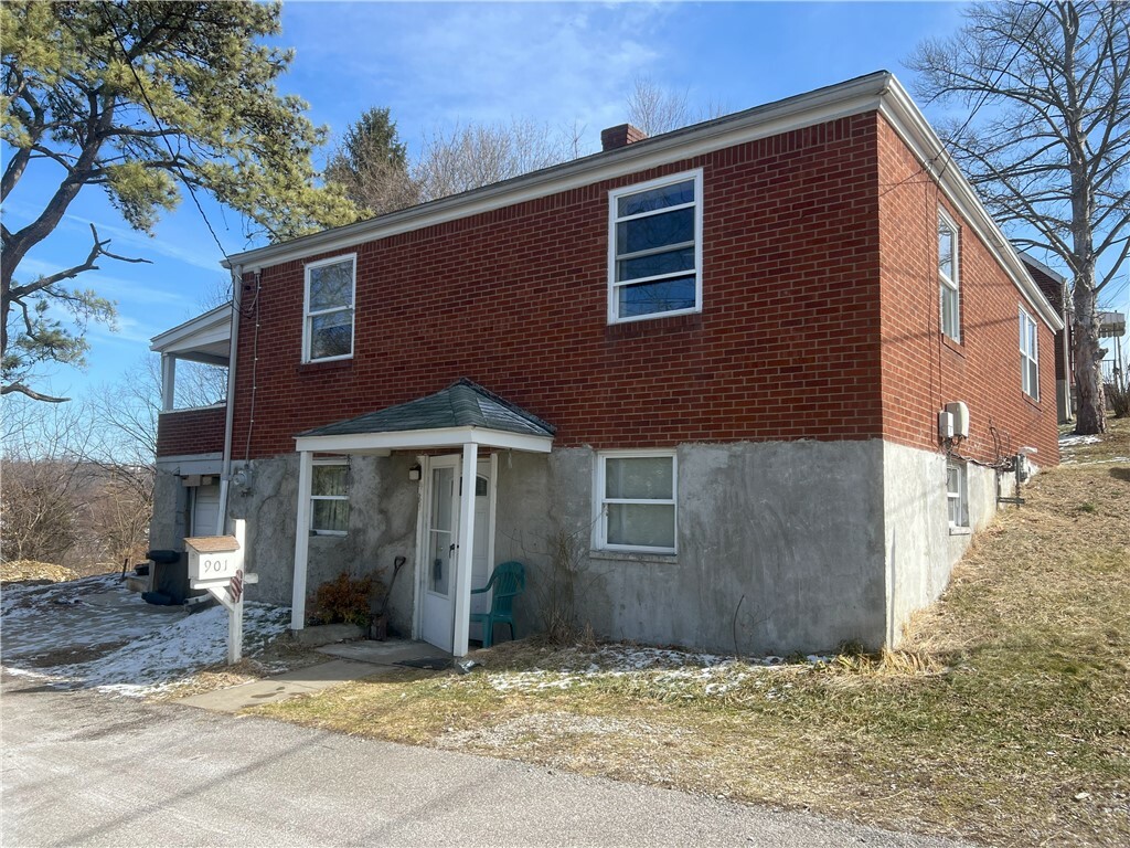 Property Photo: 901 Fryer PA 15017