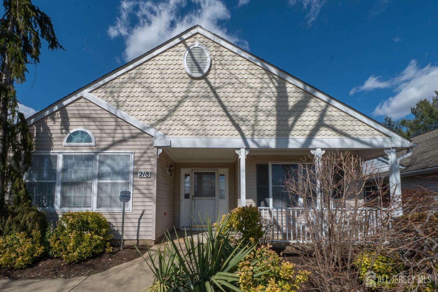 Property Photo:  218 N Pondview Boulevard  NJ 08831 