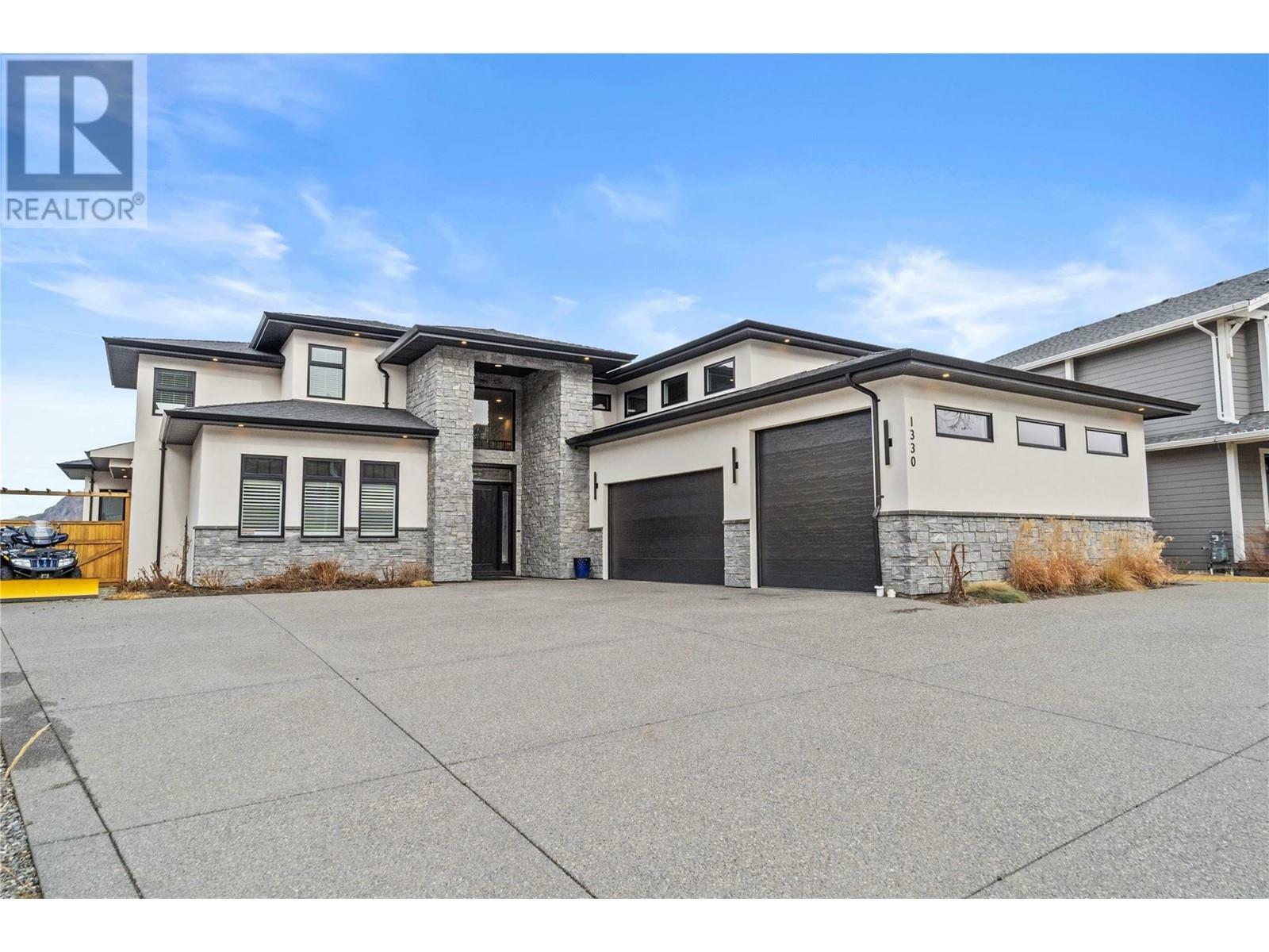 Photo de la propriété: 1330 Myra Place BC V2E 0C3