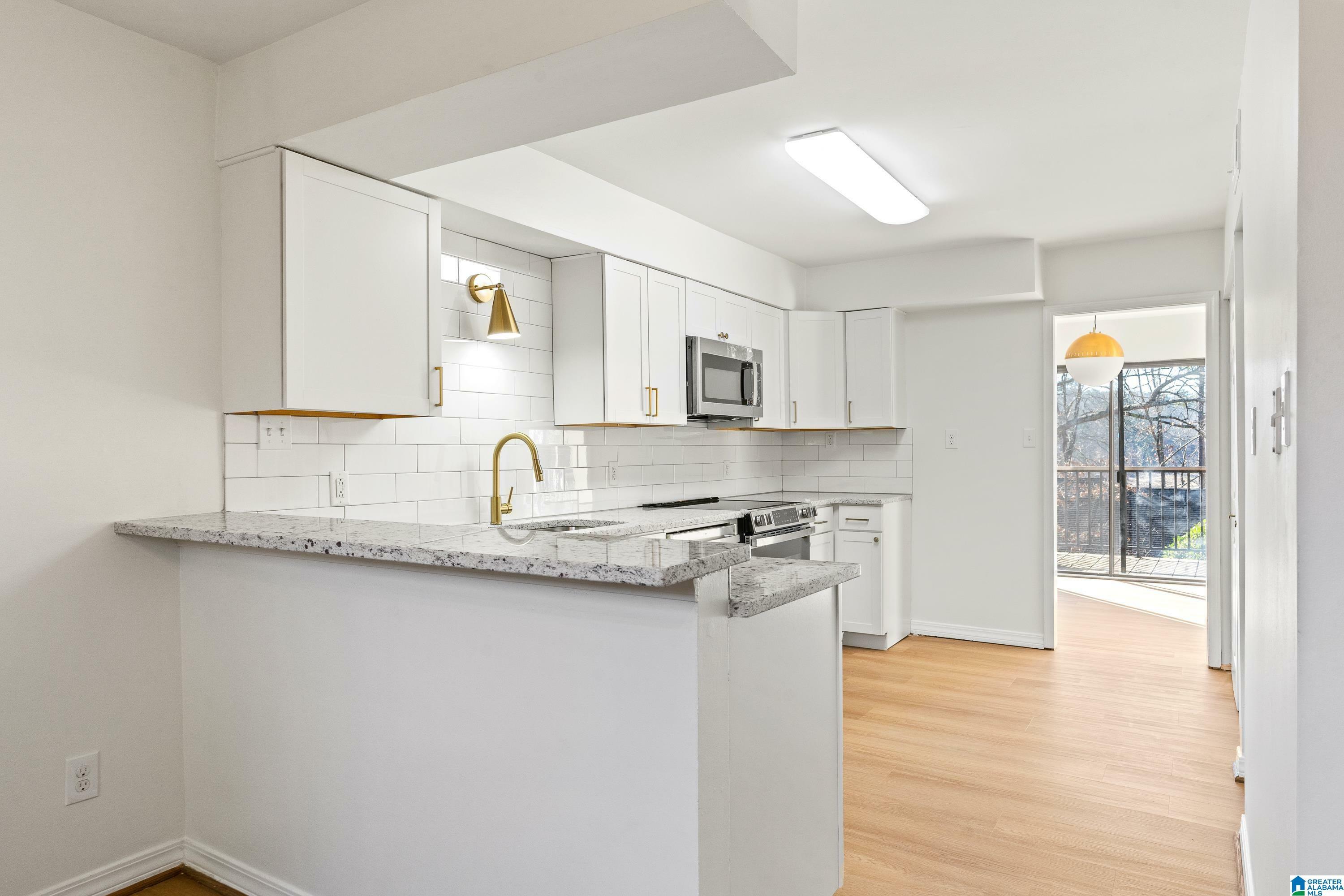 Property Photo: 118 Cambrian Way 118 AL 35242