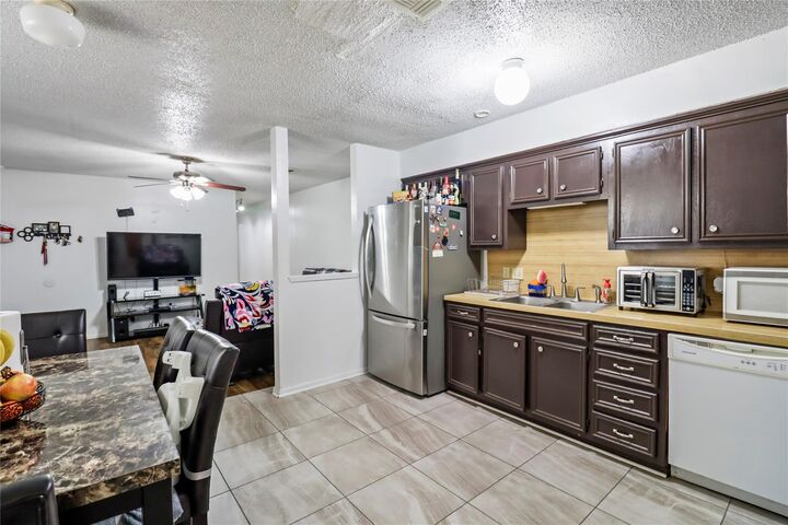 Property Photo:  510 N Market Street  TX 77422 