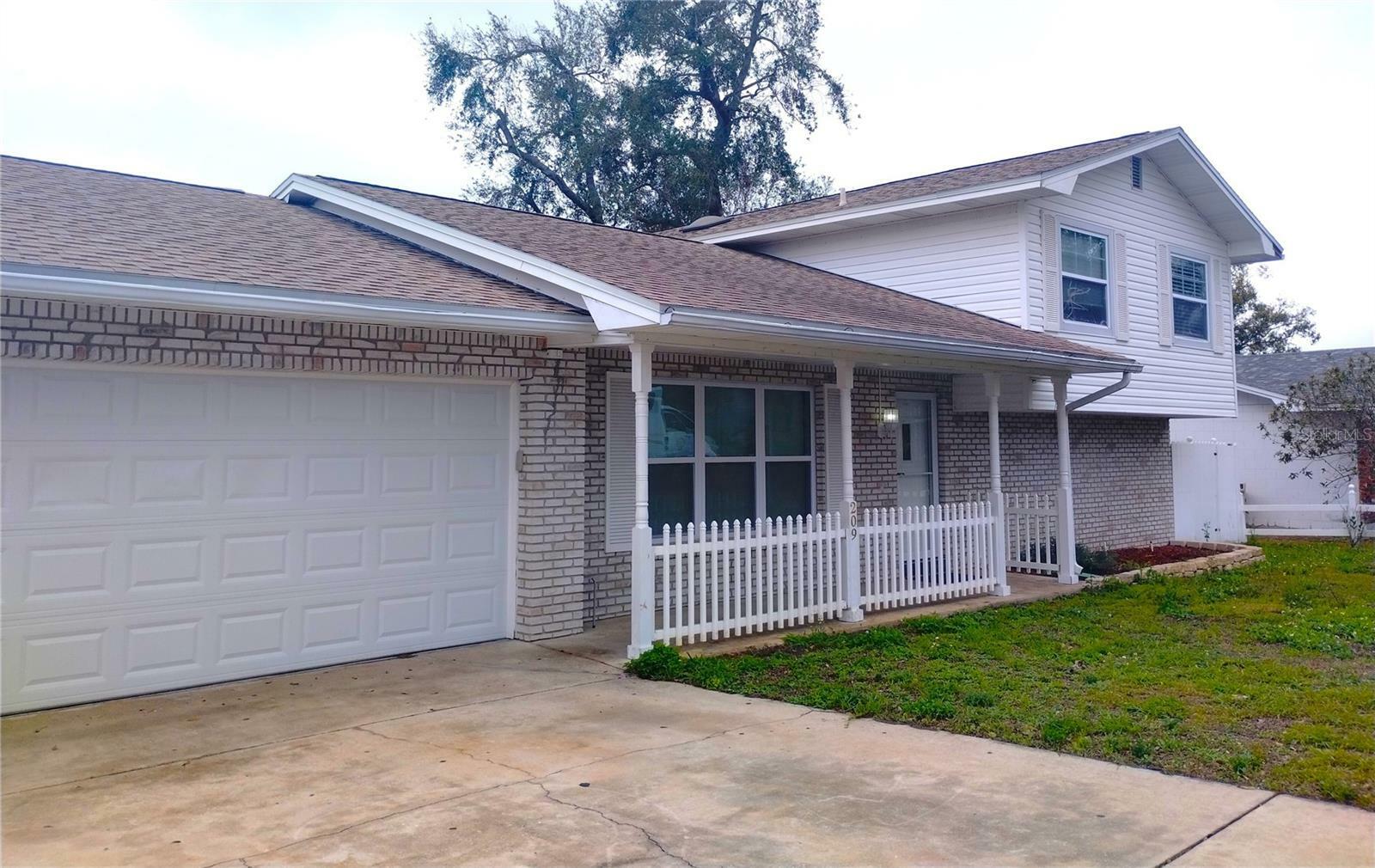 Property Photo:  209 Whitman Road  FL 33884 