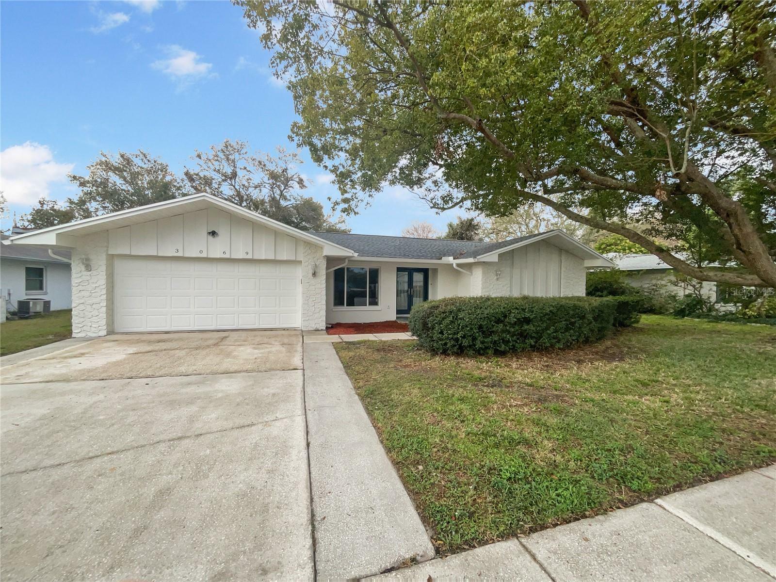 Property Photo: 3069 Pin Oak Drive FL 33759