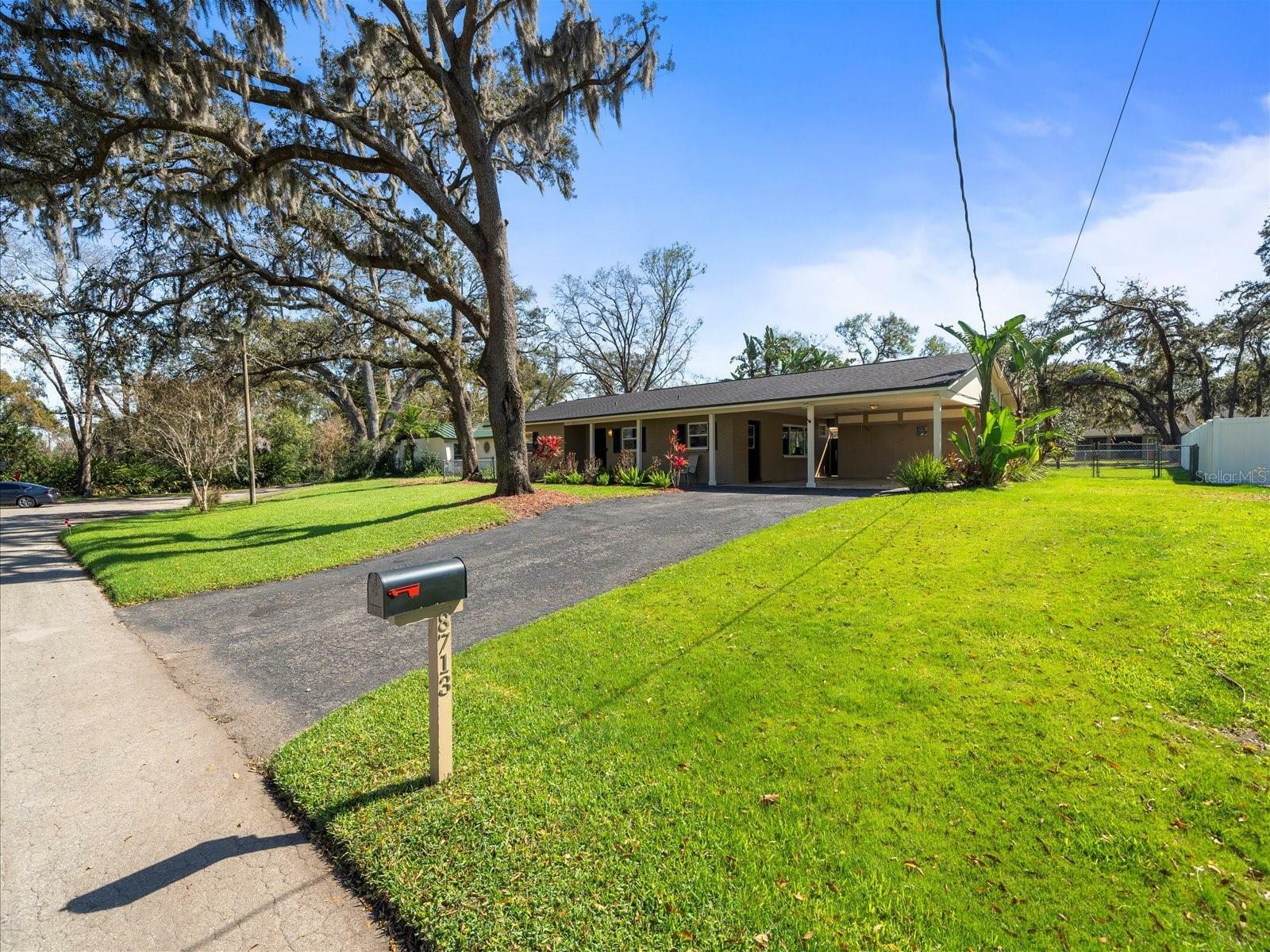 Property Photo:  8713 W Lanway Drive  FL 33637 