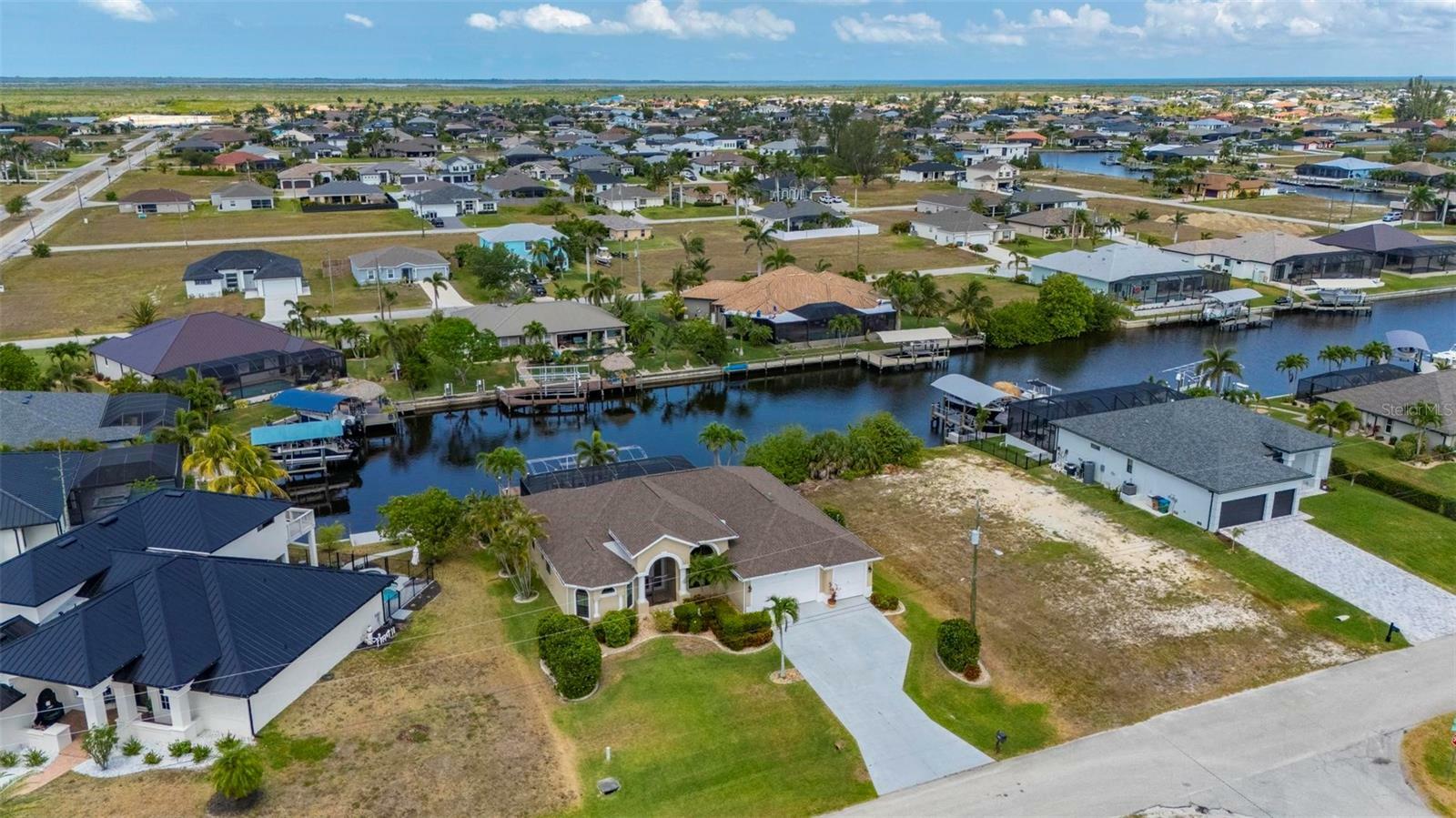 Property Photo:  810 NW 36th Avenue  FL 33993 