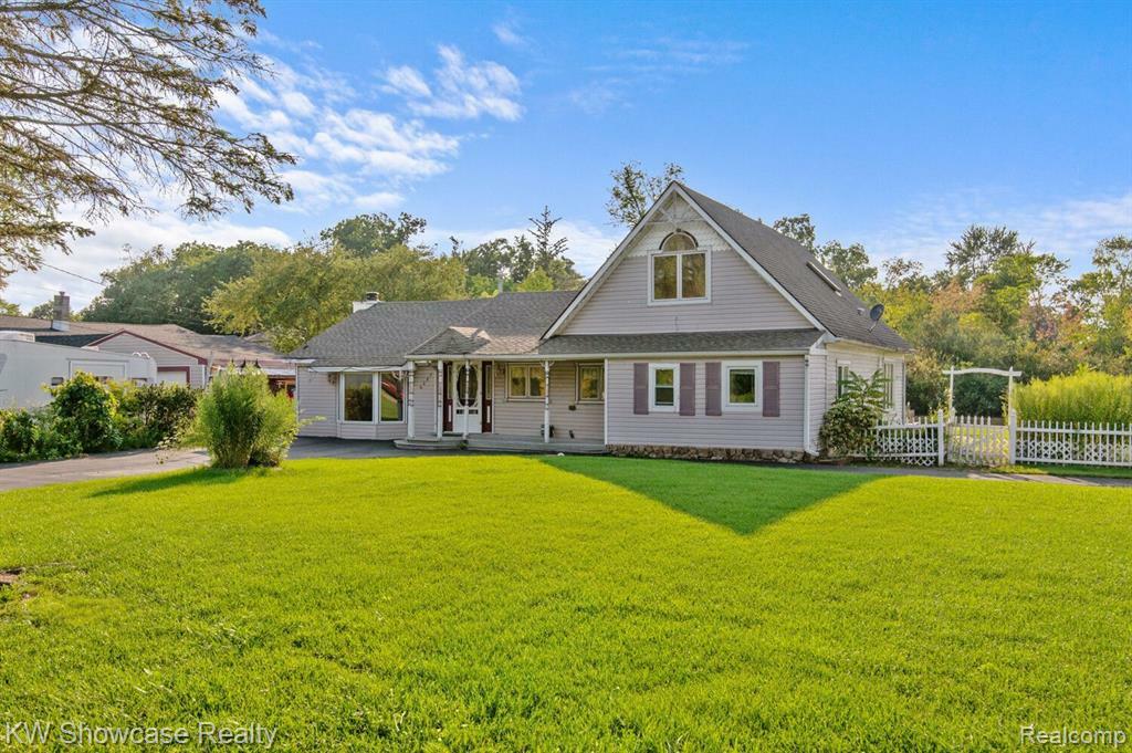 Property Photo: 4287 Lake Grove MI 48383 1528