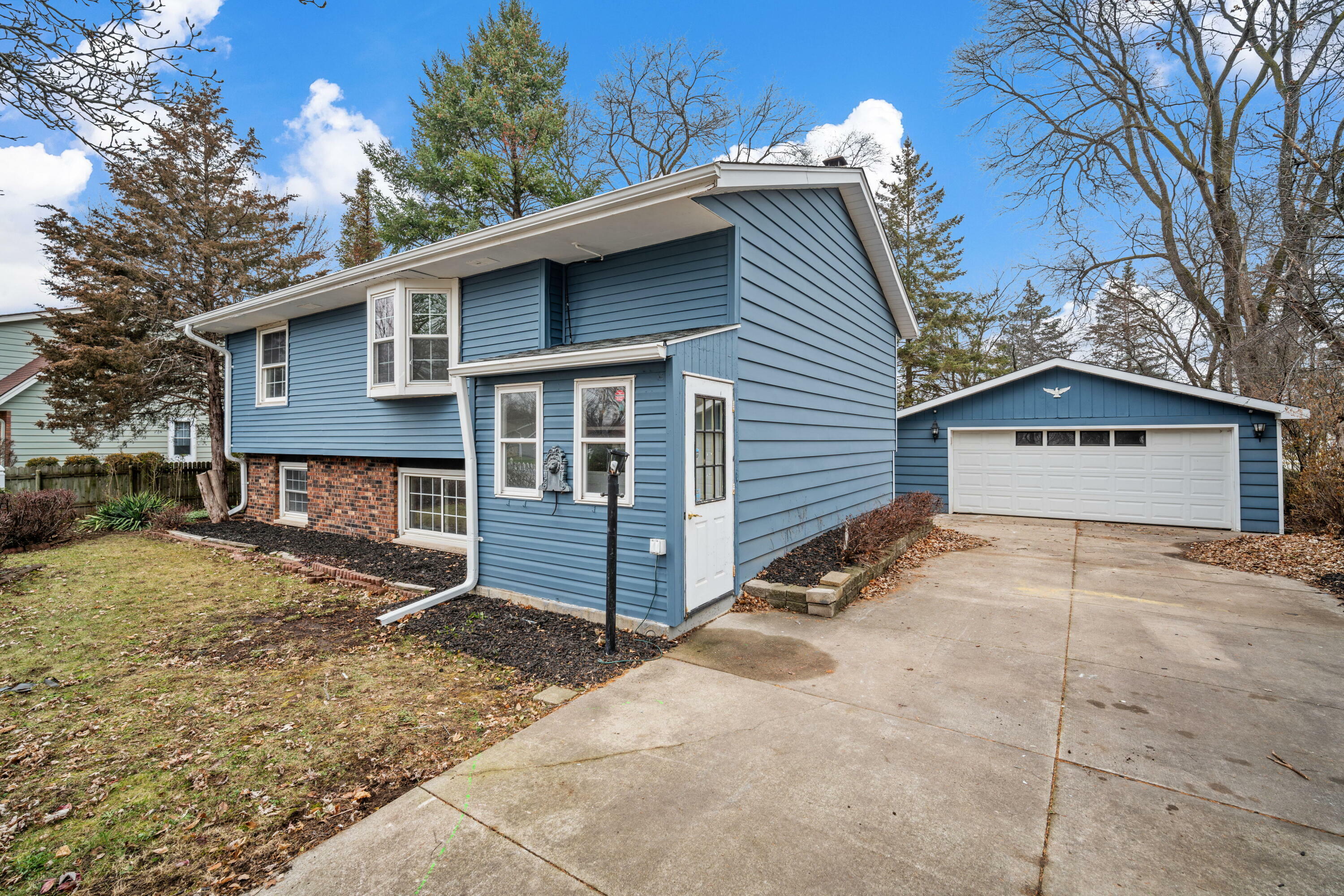 Property Photo:  128 Chestnut Ridge Dr  WI 53029 