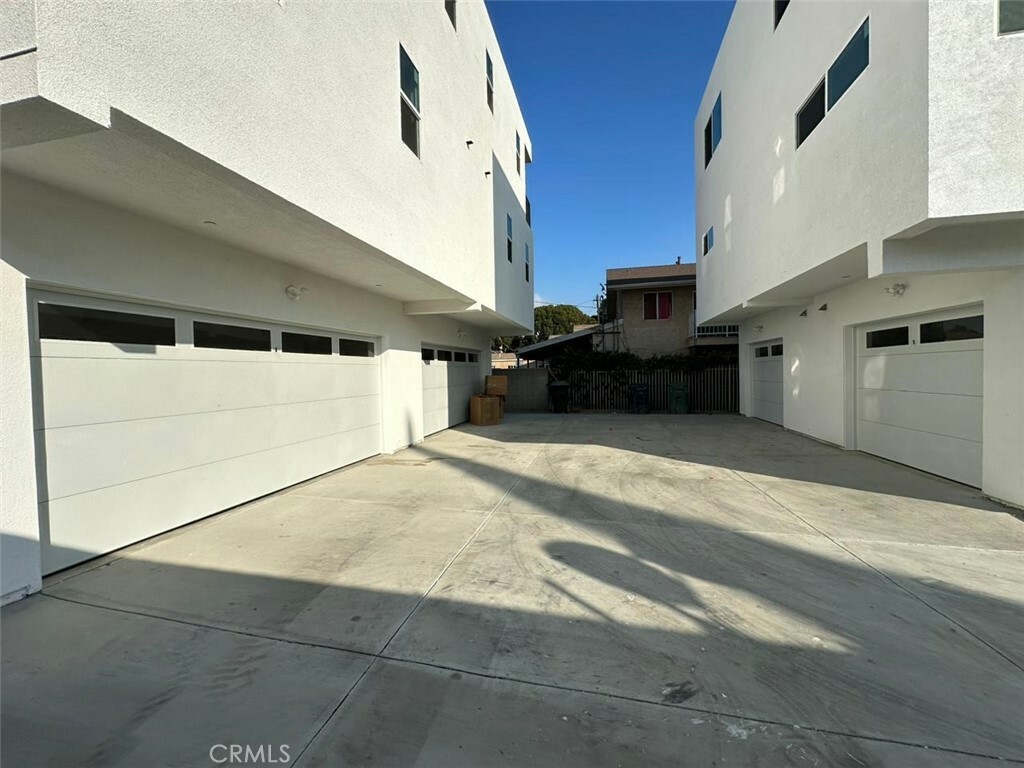 Property Photo:  1731 E 69th Street C  CA 90001 