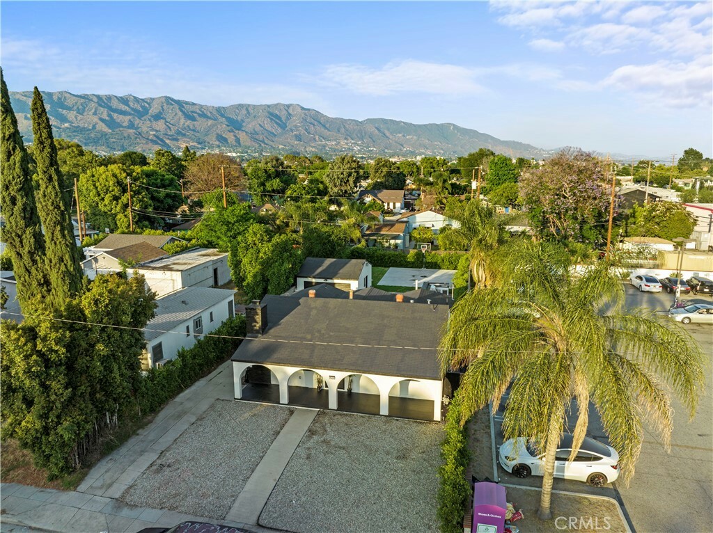 Property Photo: 1620 N Buena Vista St CA 91505
