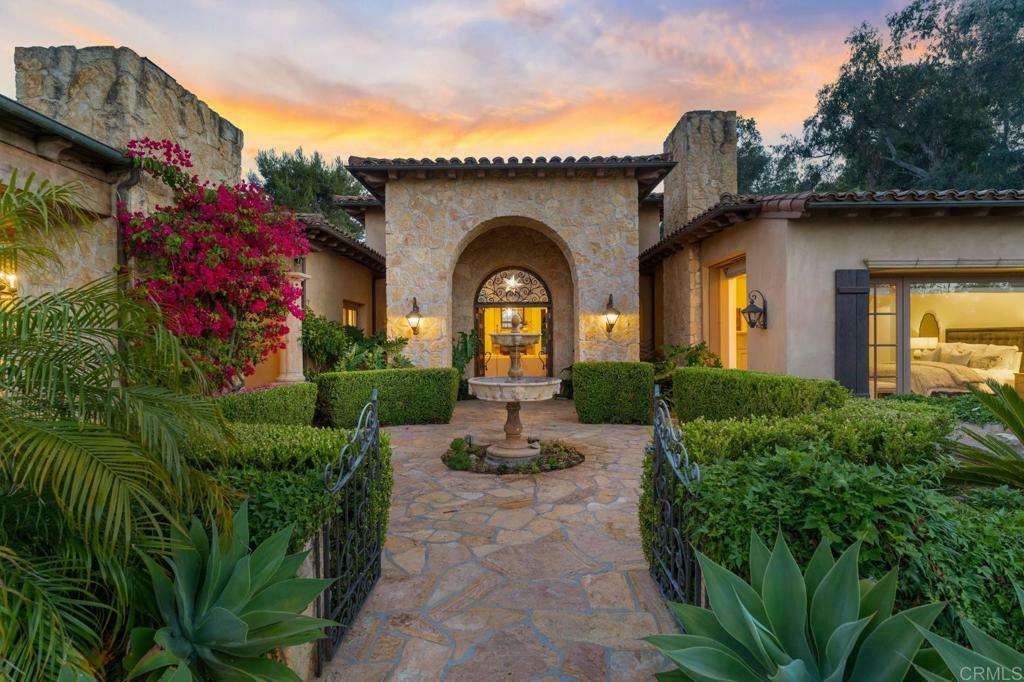 Property Photo: 5423 Calzada Del Bosque CA 92067