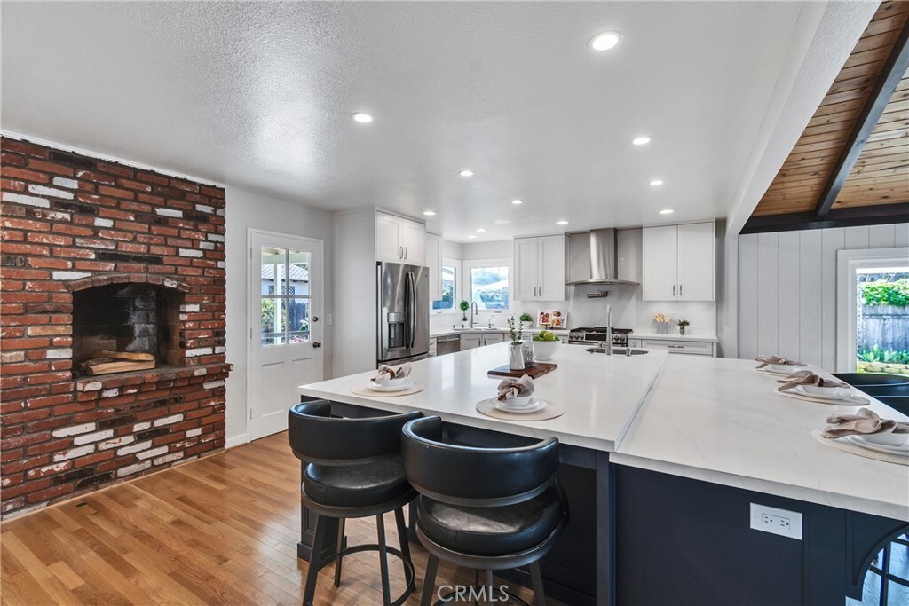 Property Photo: 530 Sheree CA 92870
