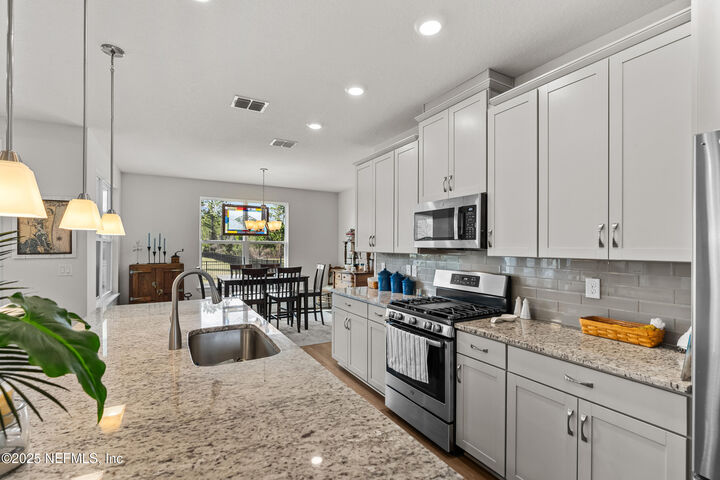 Property Photo:  93322 Sandown Drive  FL 32034 