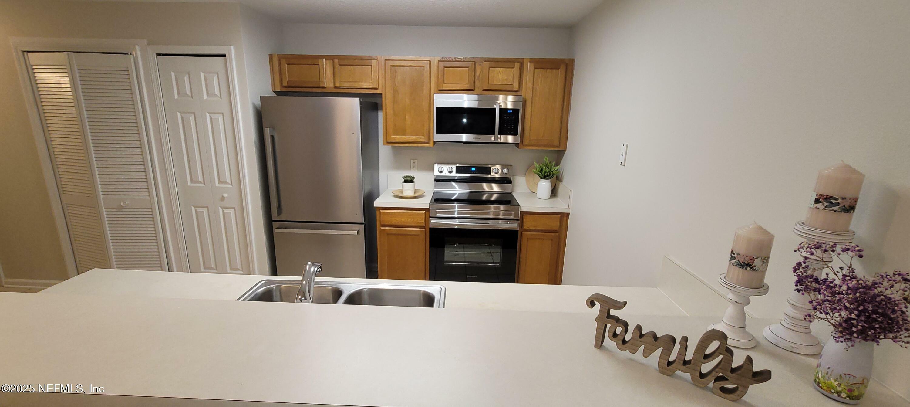 Property Photo:  7920 Merrill Road 1411  FL 32277 