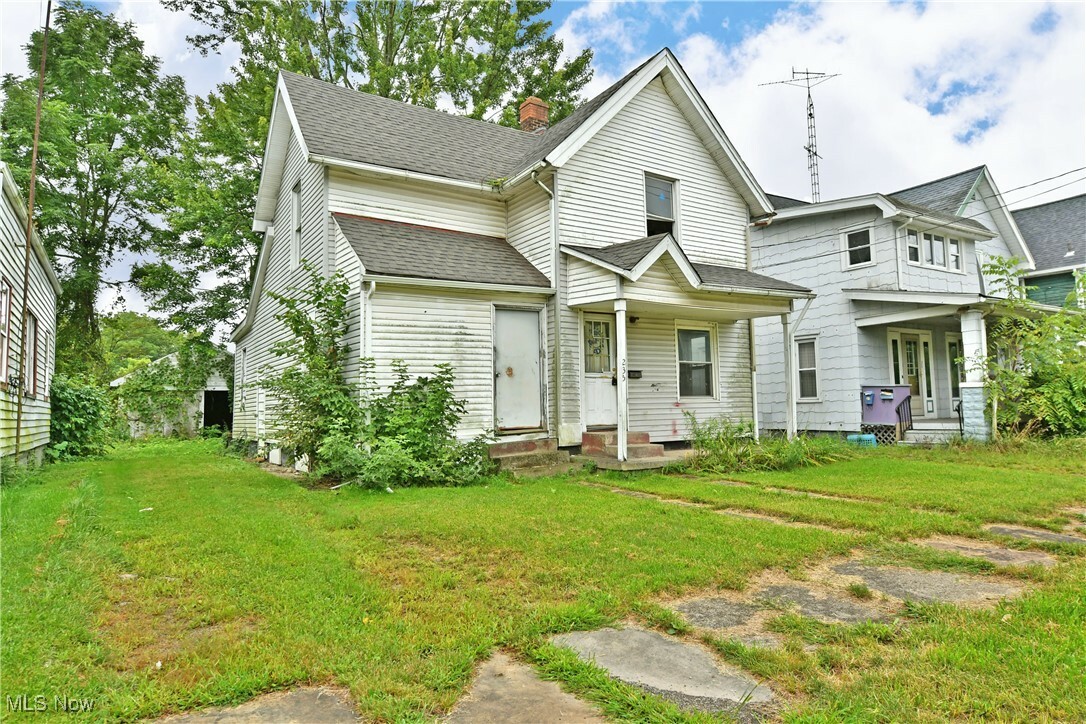 Property Photo:  235 Forest Street NW  OH 44483 