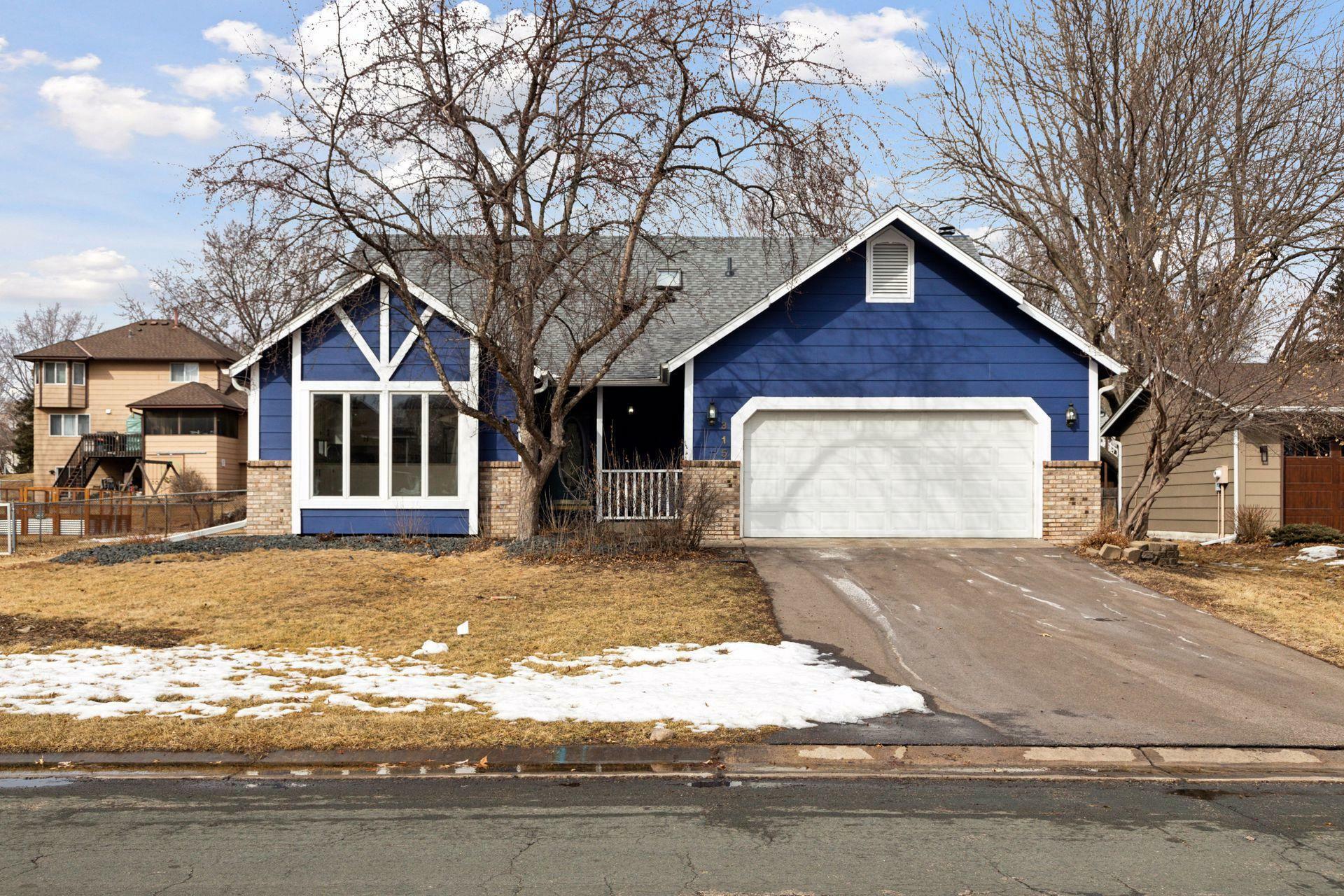 Property Photo:  315 Oakhill Drive  MN 55126 