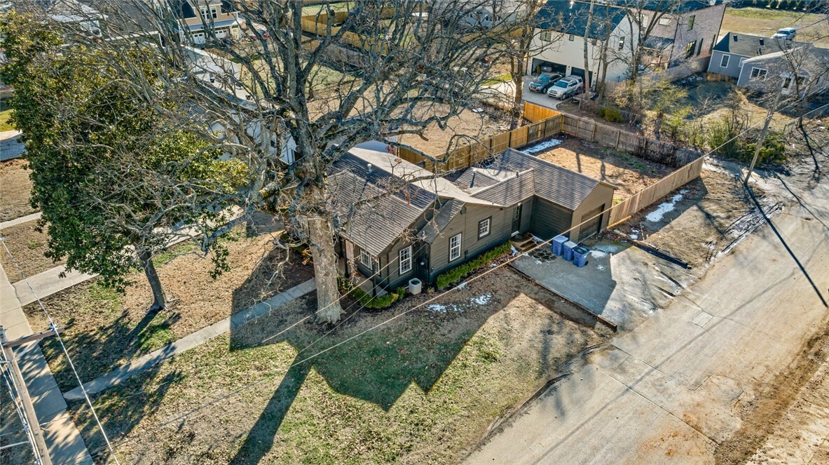 Property Photo:  817 NW A Street  AR 72712 