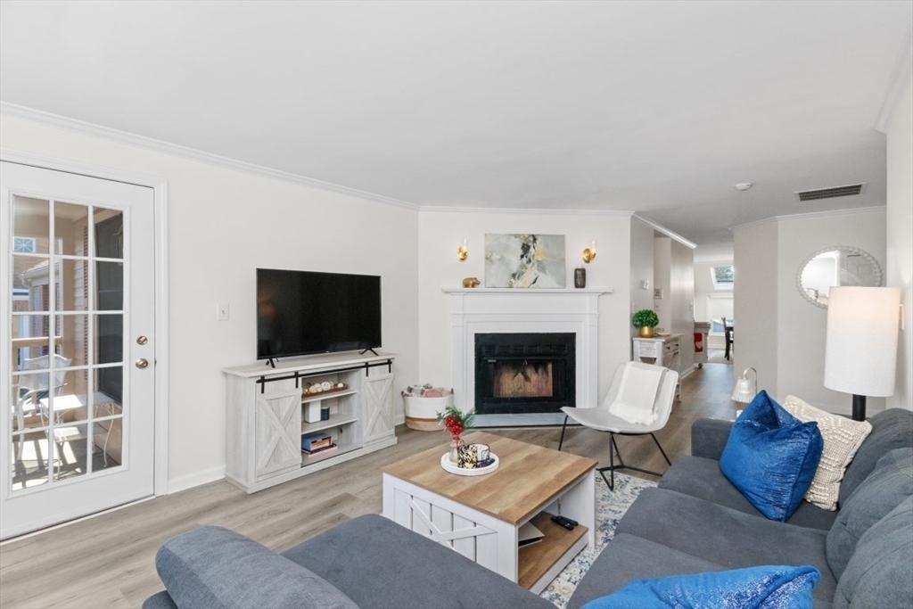 Property Photo:  43 Highland Ct 43  MA 02492 