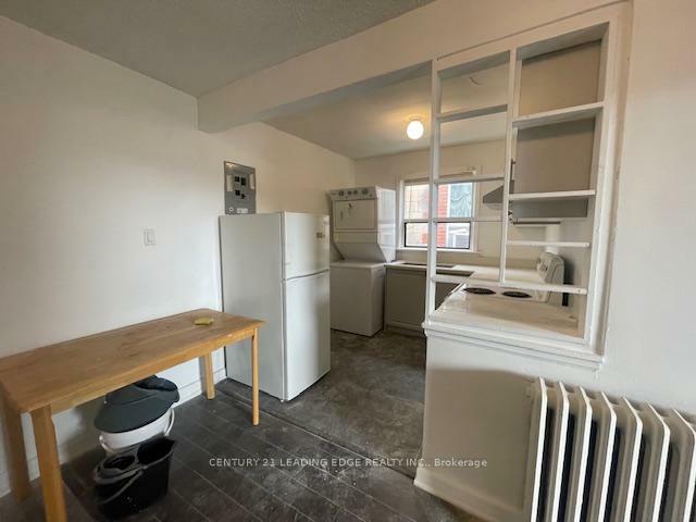 1516 Eglinton Ave W Apt 1  Toronto ON M6E 2G5 photo