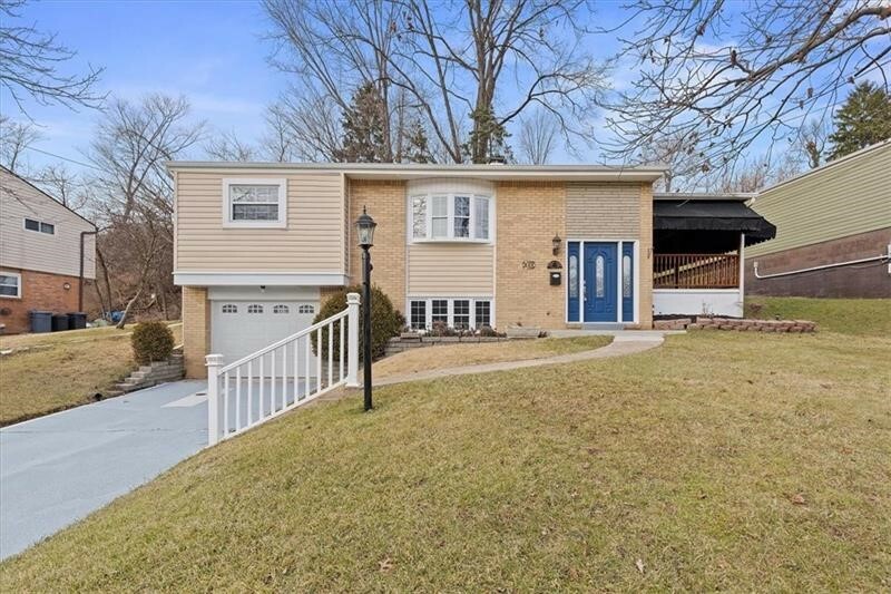 Property Photo: 448 Temona Dr PA 15236
