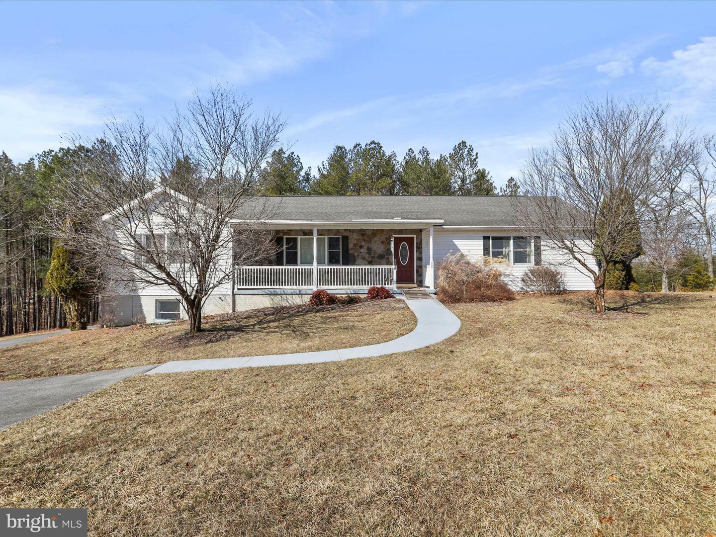 Property Photo:  16 Fairview Oaks Lane  WV 25411 