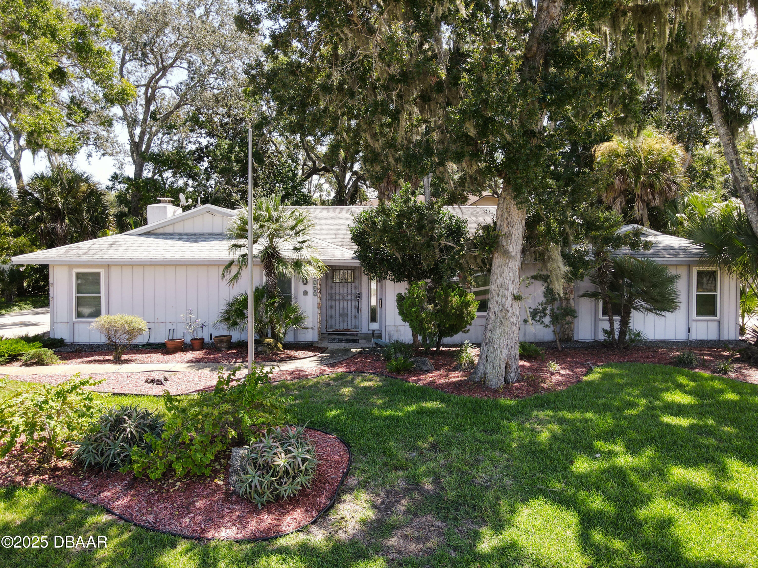 Property Photo:  1508 Poplar Drive  FL 32174 