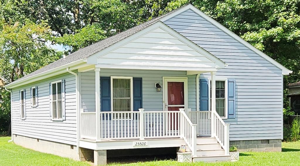 Property Photo: 25526 Caroline Ave VA 23418