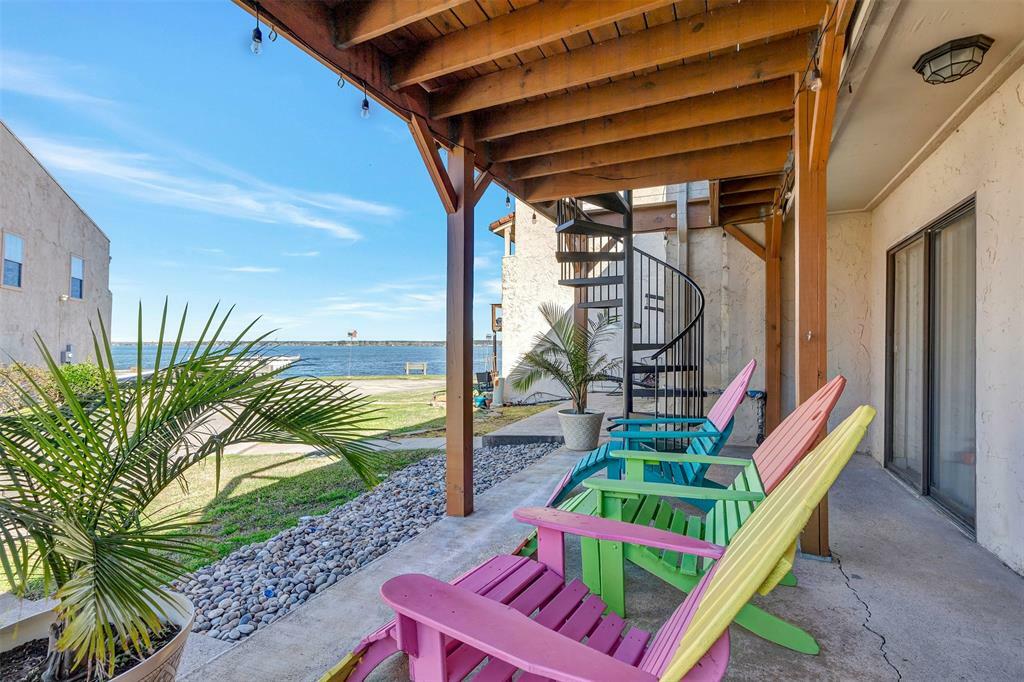 Property Photo: 35 Regency Point TX 77356