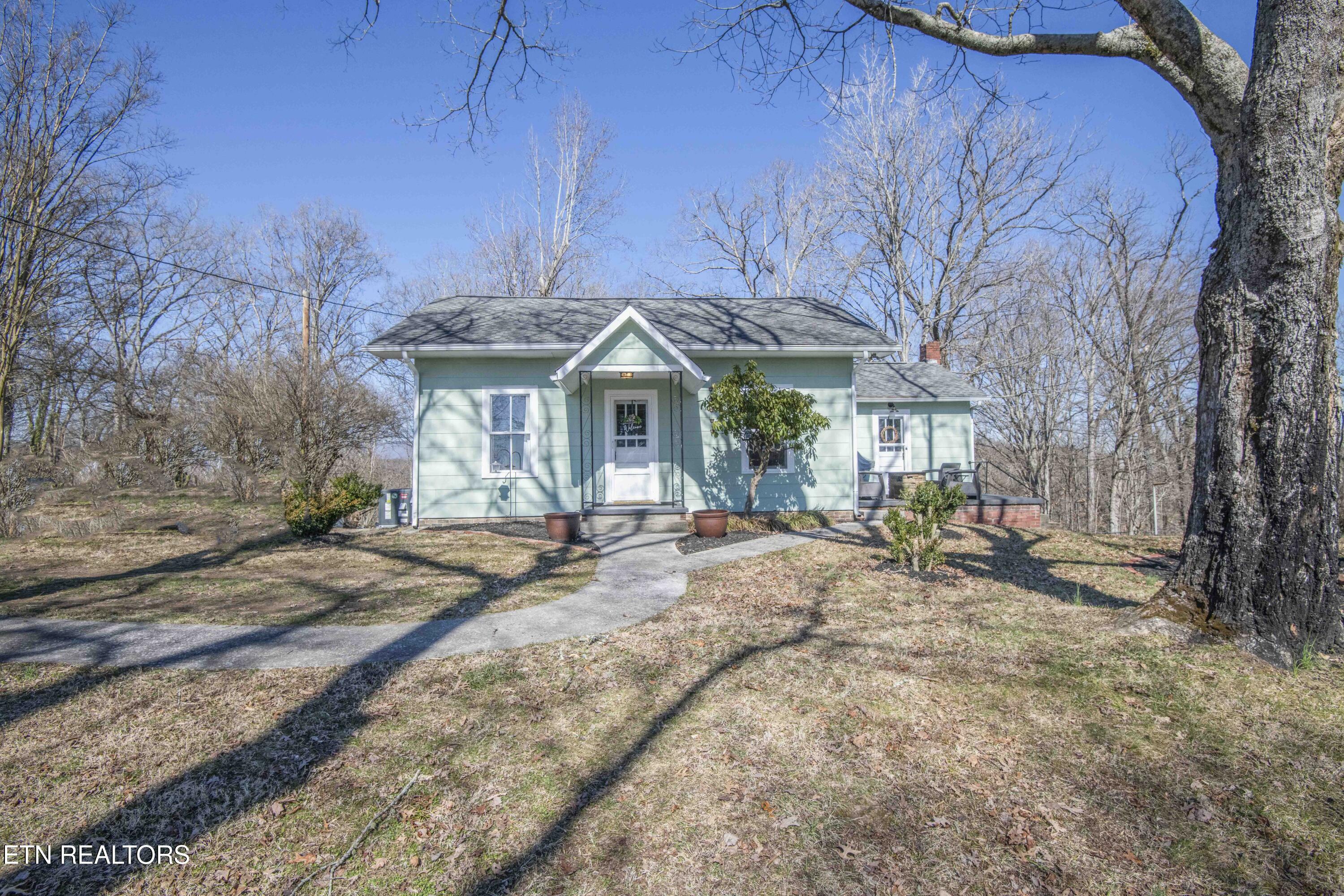 Property Photo:  400 Maple St  TN 37716 