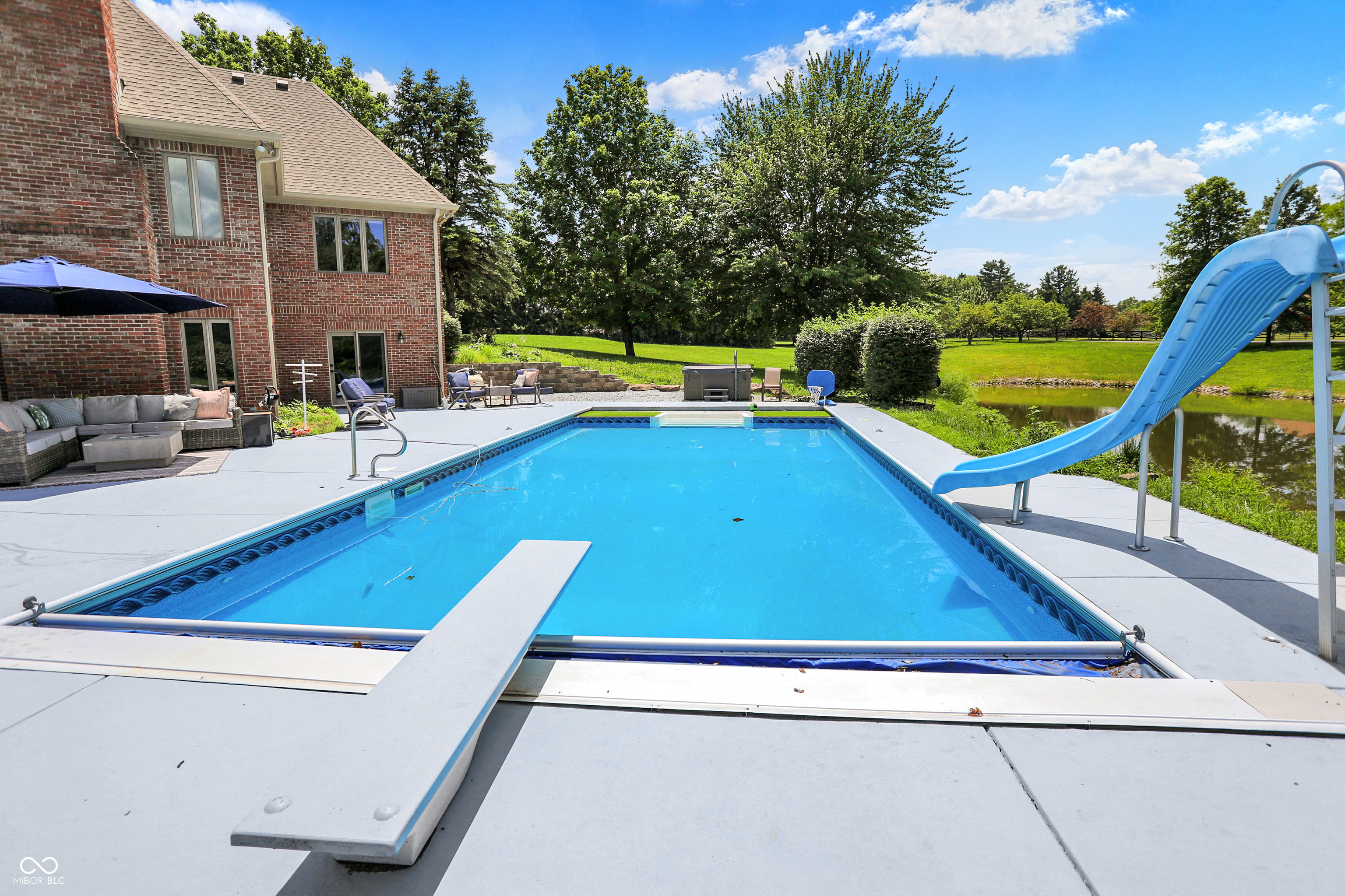 Property Photo: 3592 W Smokey Row Road IN 46106