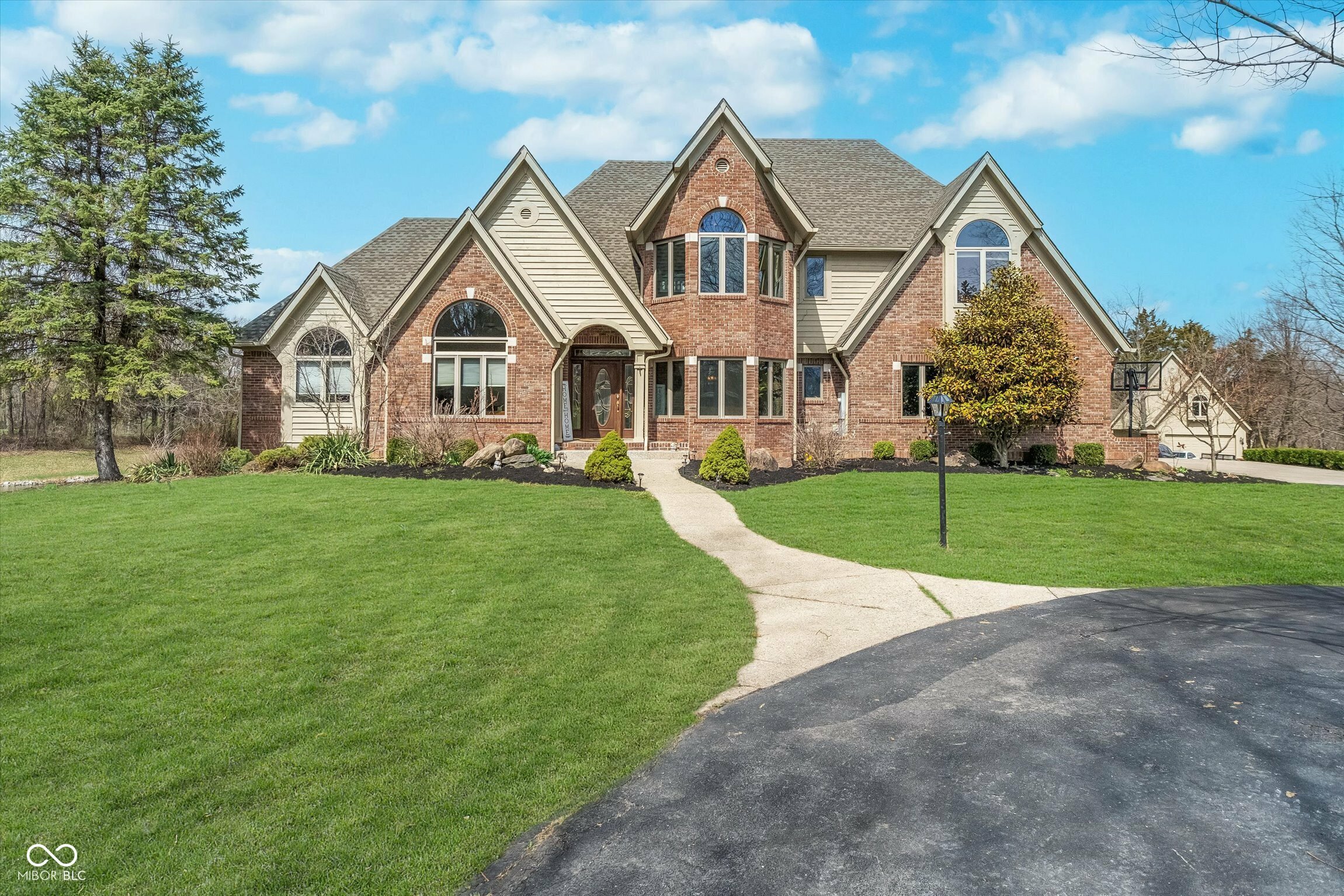 Property Photo: 3592 W Smokey Row Road IN 46106