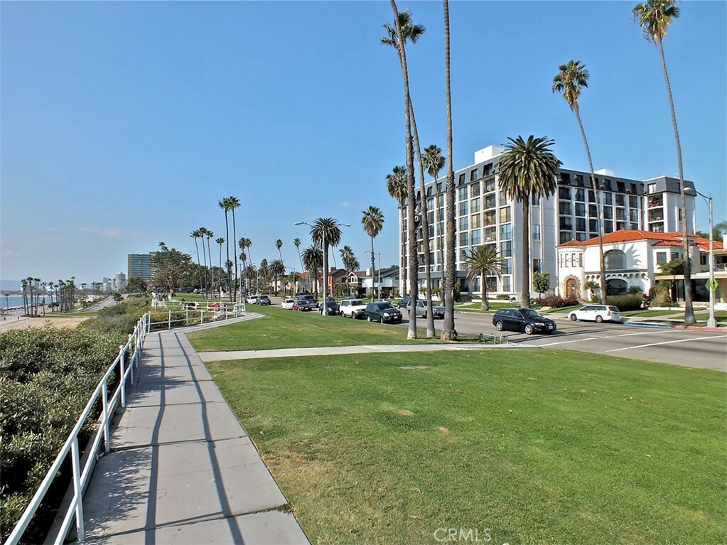 Property Photo:  2601 E Ocean Boulevard 207  CA 90803 