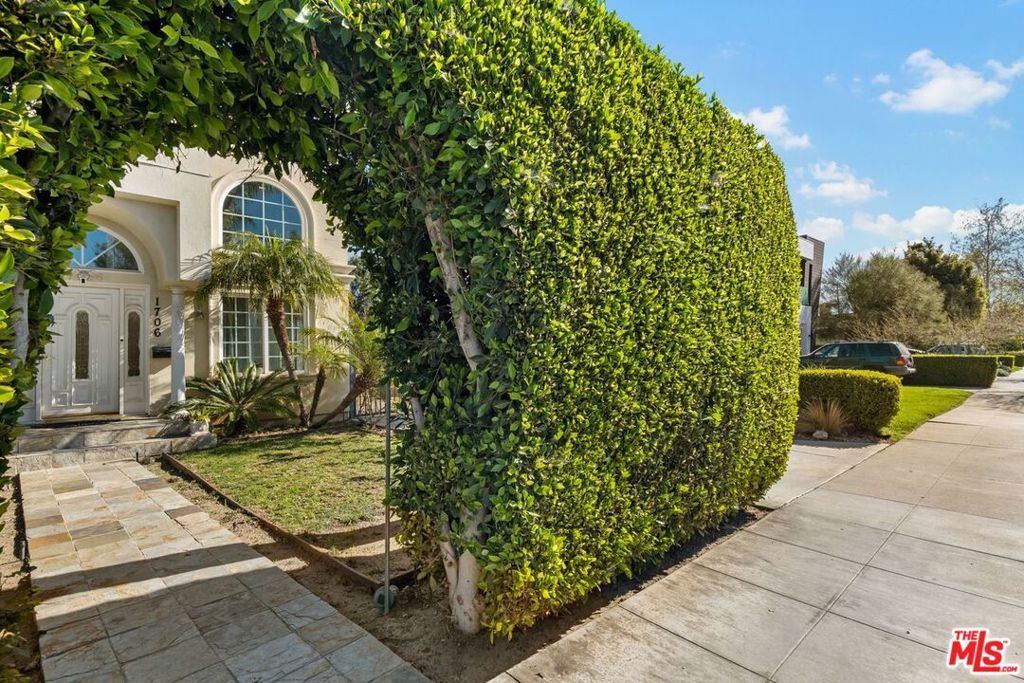 Property Photo: 1706 Amherst Avenue CA 90025