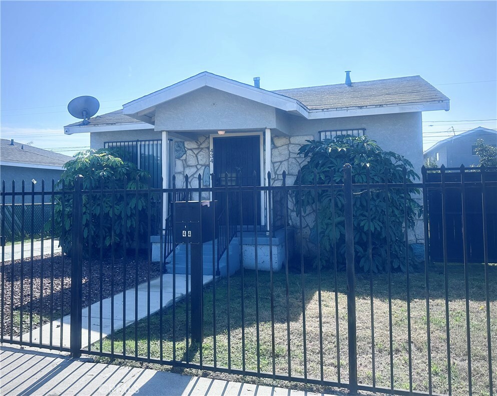 Property Photo:  434 W Cressey Street  CA 90222 