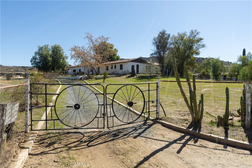 22236 Rosary Avenue  Nuevo CA 92567 photo