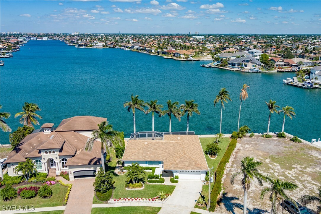 Property Photo: 1064 Fieldstone Drive FL 34145