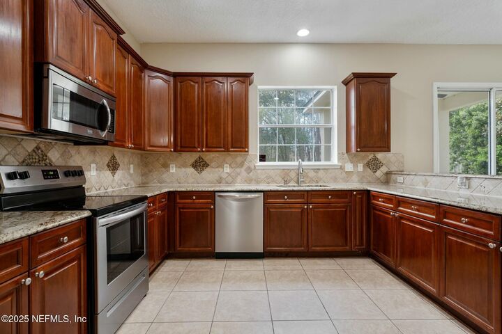 Property Photo: 2448 Country Side Drive FL 32003