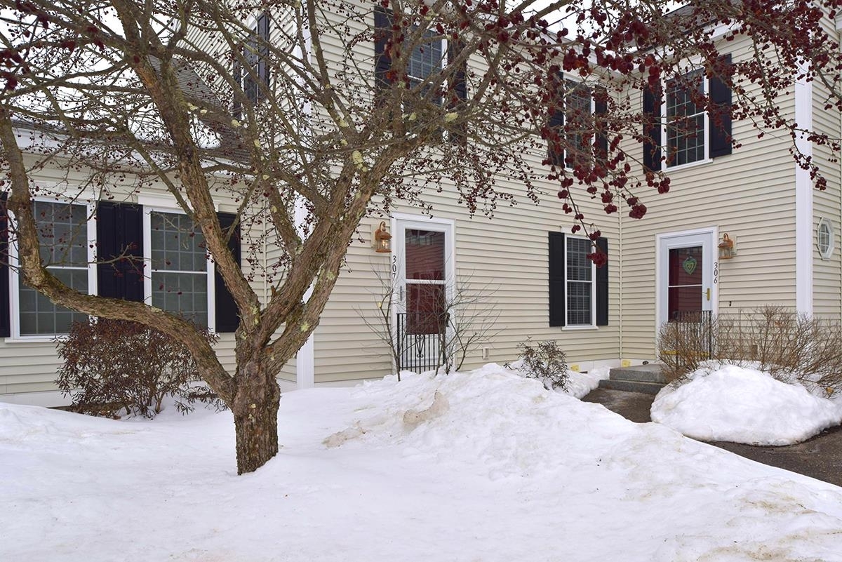 Property Photo: 307 River Grant Drive NH 03229