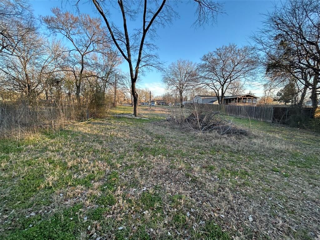 Property Photo:  112 Boshart Way  TX 75156 