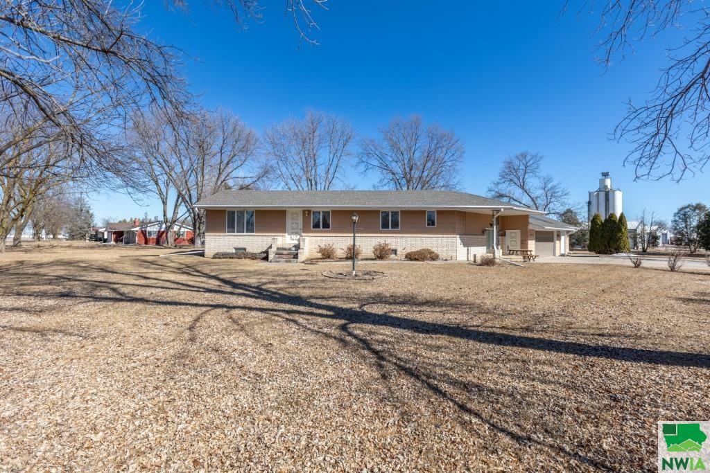 Property Photo: 1112 Emerald Street IA 51040