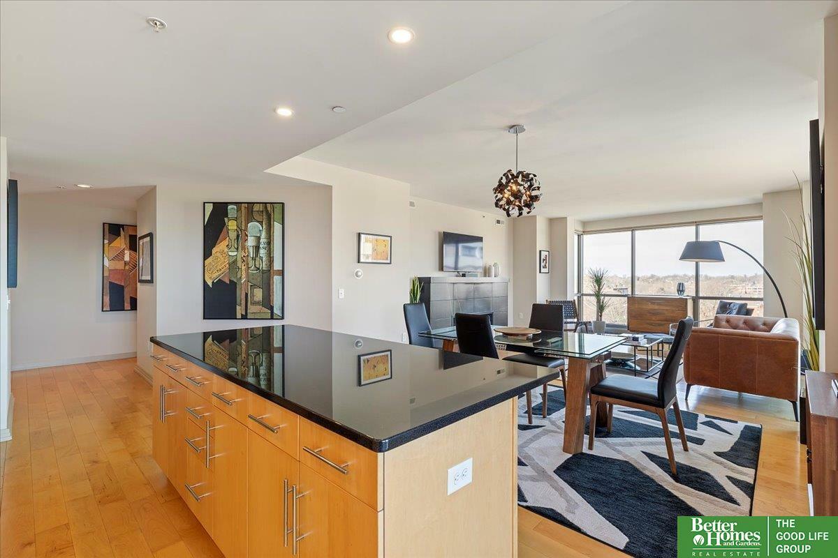 Property Photo: 120 S 31 Avenue 5606 NE 68131