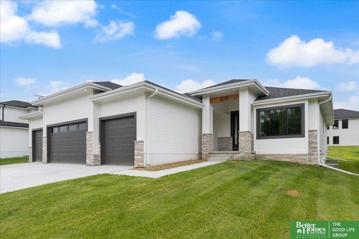 Property Photo: 21137 Hartman Avenue NE 68022