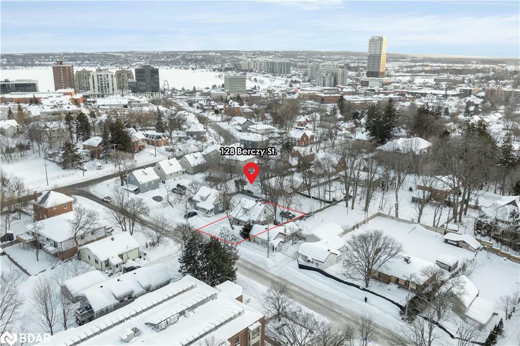 128 Berczy Street  Barrie ON L4M 3R4 photo